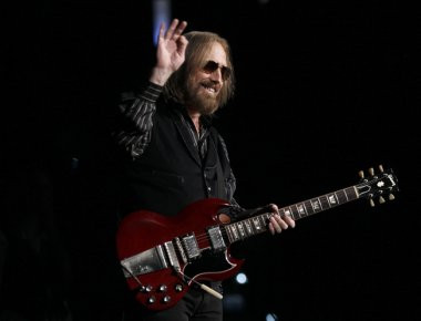 «Έφυγε» ο Αμερικανός τραγουδιστής Tom Petty σε ηλικία 66 ετών